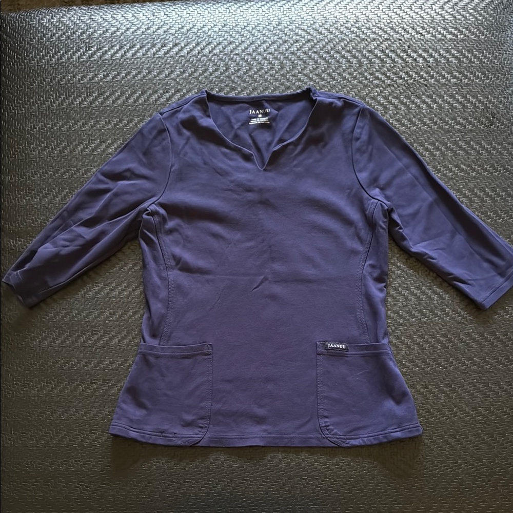 Jaanuu V-Neck Scrub Top in Navy